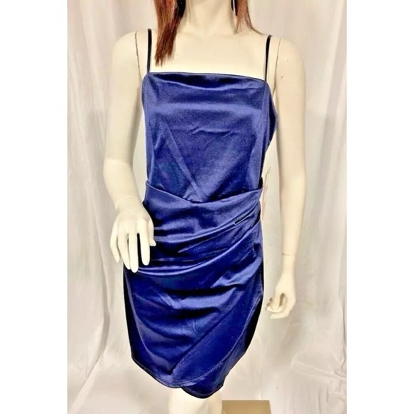 Emerald Sundae Juniors' Ruched Asymmetric Bodycon Dress - Picture 2 of 4